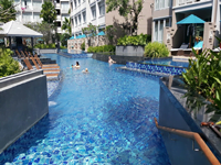 phuket-5-star-accommodation-grand-mercure-patong-otop-shopping-mall-3