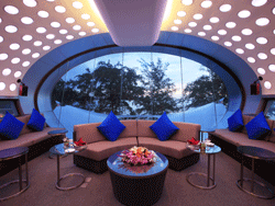 Phuket-Accommodation-Patong-Beach-Front-Graceland-Resort-7
