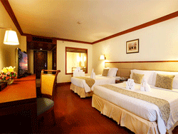 Phuket-Accommodation-Patong-Beach-Front-Graceland-Resort-Deluxe-Pool-View-Graceland-Wing-2