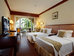 Phuket-Accommodation-Patong-Beach-Front-Graceland-Resort-Deluxe-Pool-View-Graceland-Wing