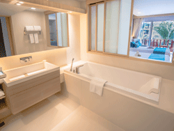 Phuket-Accommodation-Patong-Beach-Front-Graceland-Resort-New-Deluxe-Pool-View-Graceland-Wing-5