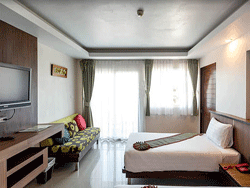 Phuket-Accommodation-Patong-Beach-Thanthip-Resort-Three-Star-Deluxe-3