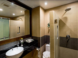 Phuket-Accommodation-Patong-Beach-Thanthip-Resort-Three-Star-Deluxe-Pool-Access-3