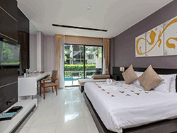 Phuket-accommodation-four-star-the-charm-resort-patong-deluxe-pool-access-2