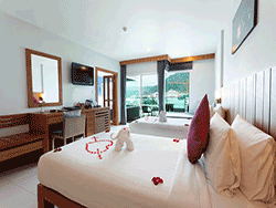 phuket-accommodation-four-star-andakira-hotel-patong-11