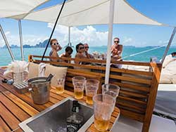 จำหน่ายบัตรทัวร์ล่องเรือใบหรูปาร์ตี้-Hype-Luxury-Boat-เที่ยวภูเก็ต-ราคาถูก-13