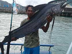 ทัวร์วันเดย์ทริป-ตกปลาใหญ่-เกาะราชาใหญ่-เรือตกปลา-เที่ยวภูเก็ต-ราคาถูก-17