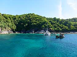 ทัวร์วันเดย์ทริป-เกาะไม้ท่อน-ล่องเรือชมปลาโลมา-โดยเรือคาตามารัน-เที่ยวภูเก็ต-9
