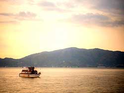 ทัวร์ล่องเรือชมประวัติศาสตร์-ไทม์แมชชีน-ดินเนอร์-เที่ยวระนอง-ราคาถูก-8