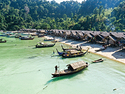 หมู่บ้าน-ชาว-มอแกน-เกาะสุรินทร์