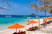 เก้าอี้-ชายหาด-เกาะเฮ