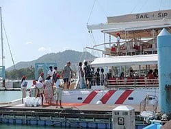 ท่าเรือยอร์ช-ภูเก็ต-อ่าวฉลอง-lobster-yacht