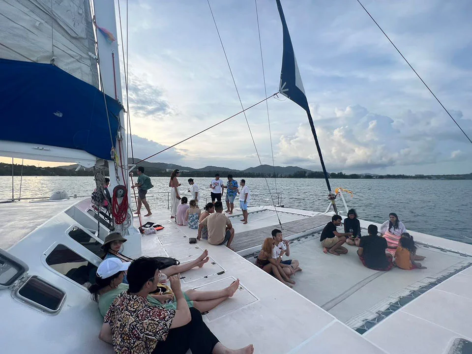 ภูเก็ต-ล่องเรือยอร์-ดินเนอร์-จิบไวน์-ยอร์ชคาตามารัน-4