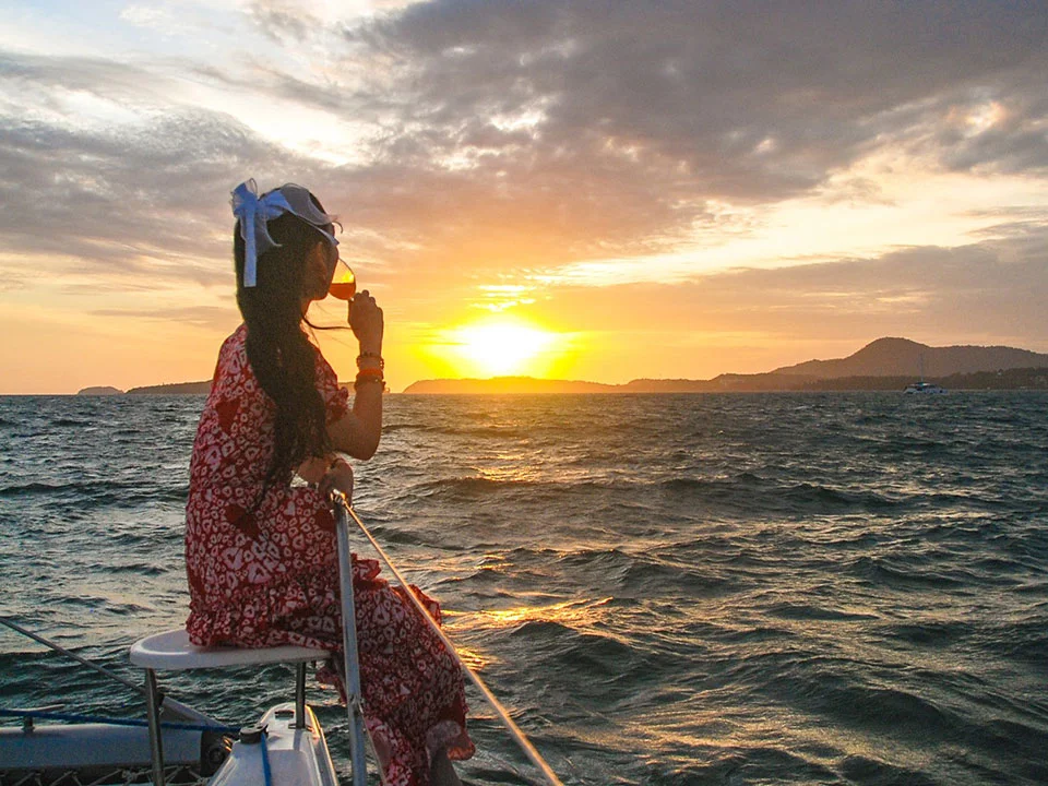 ภูเก็ต-ล่องเรือยอร์-ดินเนอร์-จิบไวน์-ยอร์ชคาตามารัน-6