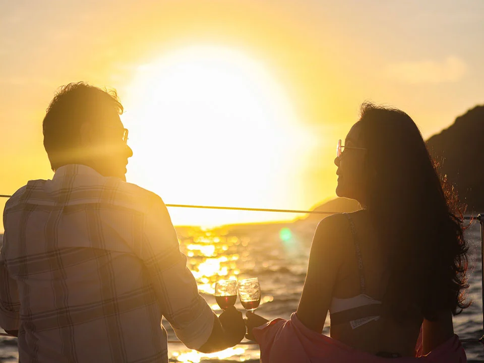 ภูเก็ต-ล่องเรือยอร์-ดินเนอร์-จิบไวน์-ยอร์ชคาตามารัน-7