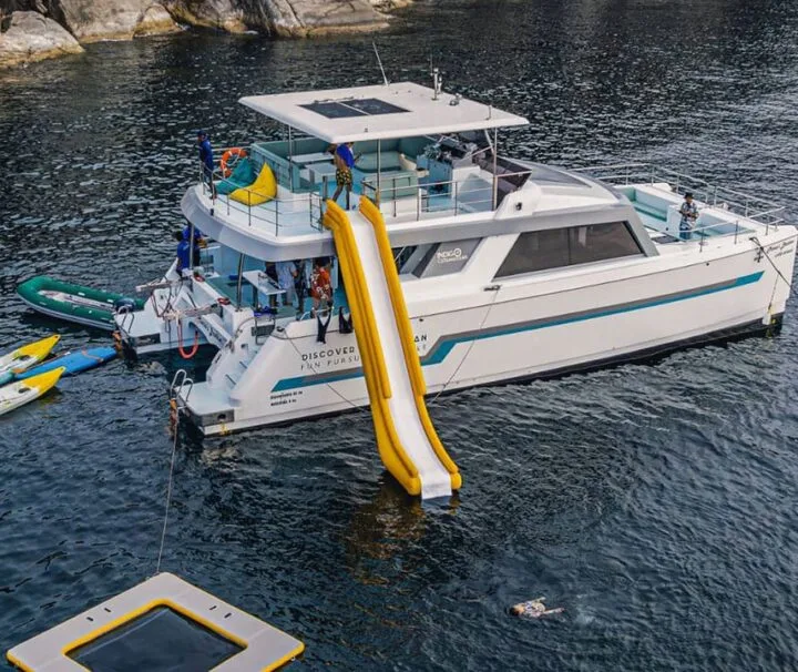 ภูเก็ต-เกาะพีพี-เกาะไม้ท่อน-luxury-power-catamaran-2