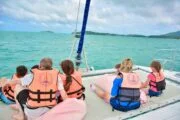 นั่งเรือ-เซลลิ่ง-ยอร์ช-คาตามารัน-เกาะไม้ท่อน-เกาะโหลน