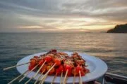 บาร์บีคิวไก่-ตอนเย็น-ทัวร์เกาะพีพี-เรือสปีดคาตามารัน