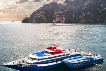 เรือ-เฟอร์รี่-ใหญ่-ภูเก็ต-เกาะพีพี-อันดามัน-เวฟ-มาสเตอร์
