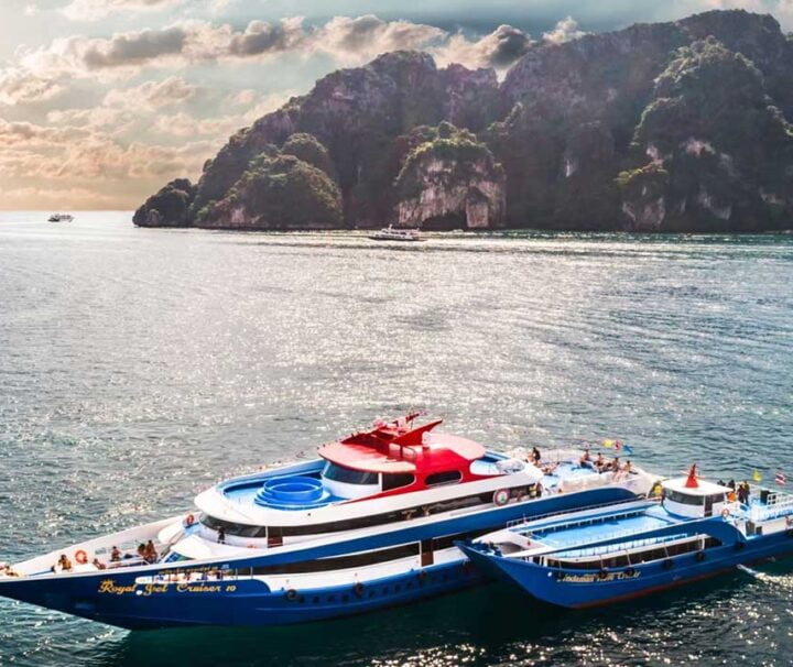 เรือ-เฟอร์รี่-ใหญ่-ภูเก็ต-เกาะพีพี-อันดามัน-เวฟ-มาสเตอร์
