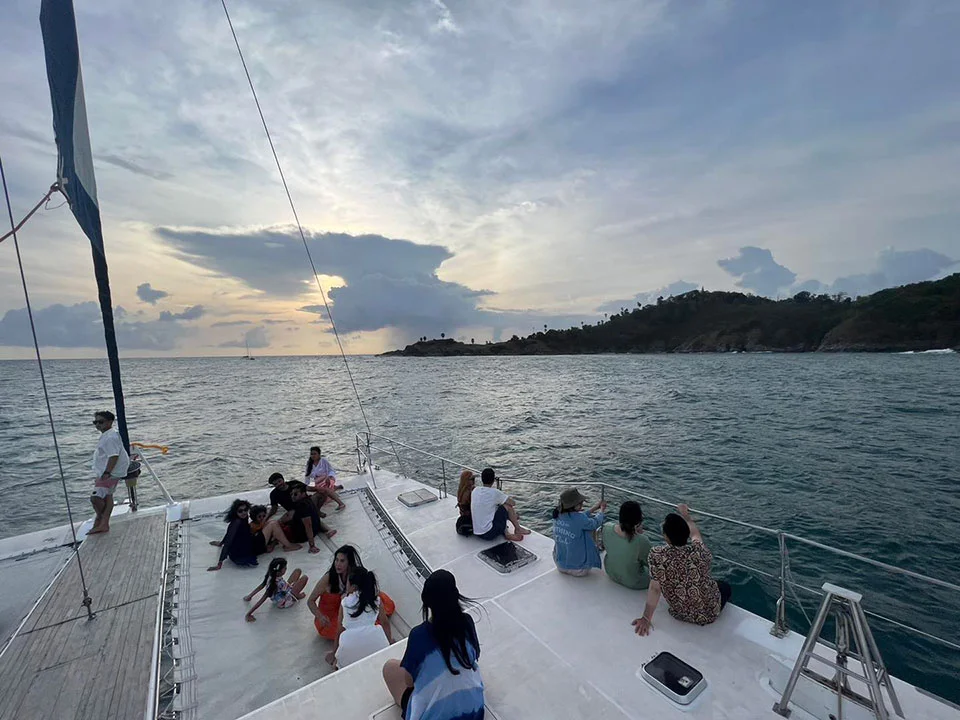 ภูเก็ต-เช่าไพรเวท-เหมาลำเรือยอร์ช-คาตามารัน-ส่วนตัว-7