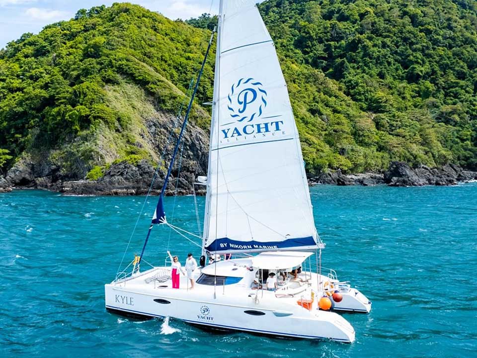 เช่าเรือยอร์ช-คาตามารัน-ภูเก็ต-Sailing-Yacht-Catamaran-3