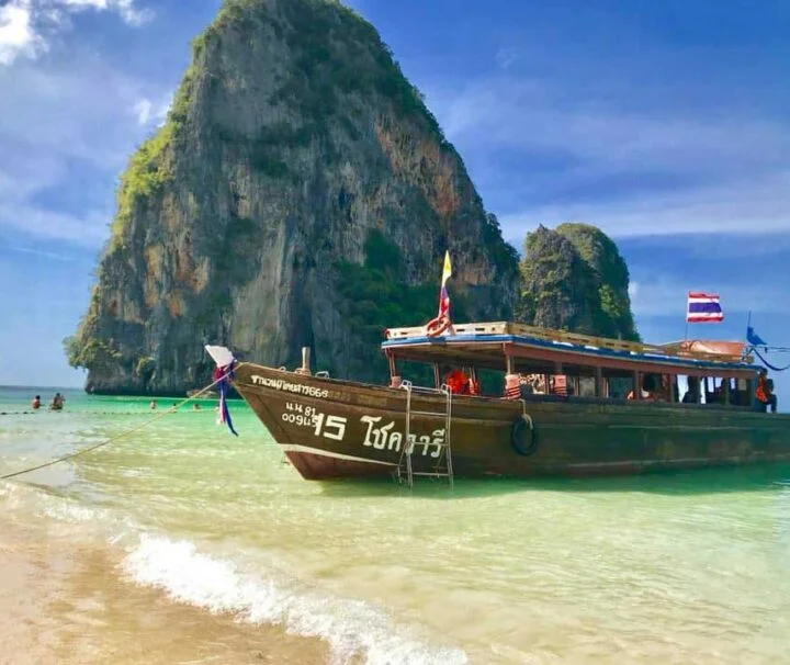 ทัวร์-วันเดย์-กระบี่-เกาะปอดะ-4-เกาะ-เรือหางยาว