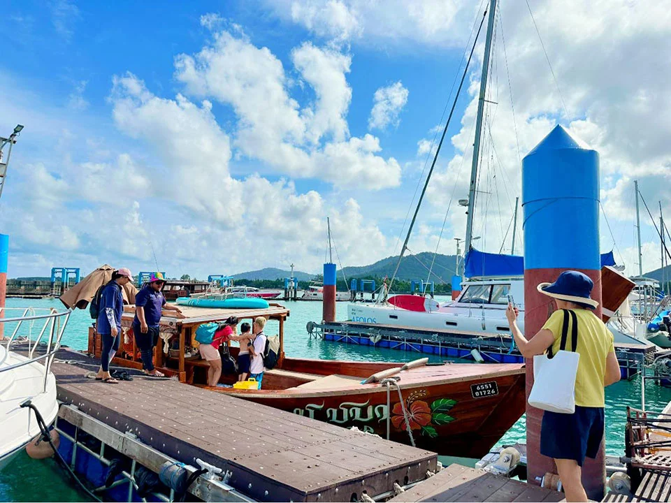 อ่าวฉลอง-เช่าเหมาลำเรือหางยาว-เรือหัวโทง-ภูเก็ต-9