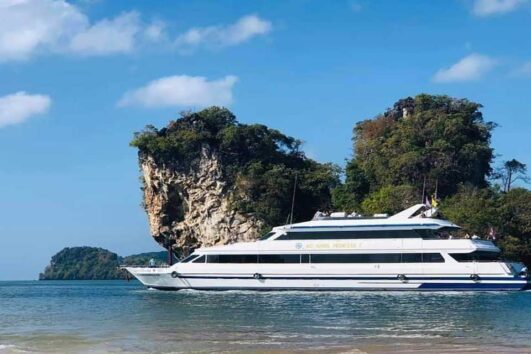 เรือใหญ่-เรือโดยสาร-ข้ามฟาก-กระบี่-อ่าวนาง-เกาะพีพี