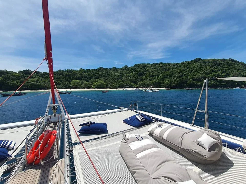 ทัวร์ล่องเรือใบ-เรือยอร์ชคาตามารัน-สุดหรู-อ่าวพังงา-James-Bond-Island-13