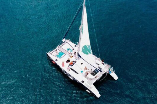ภูเก็ต-เช่าเรือยอร์ช-สุดหรู-เรือใบคาตามารัน-Legacy-11