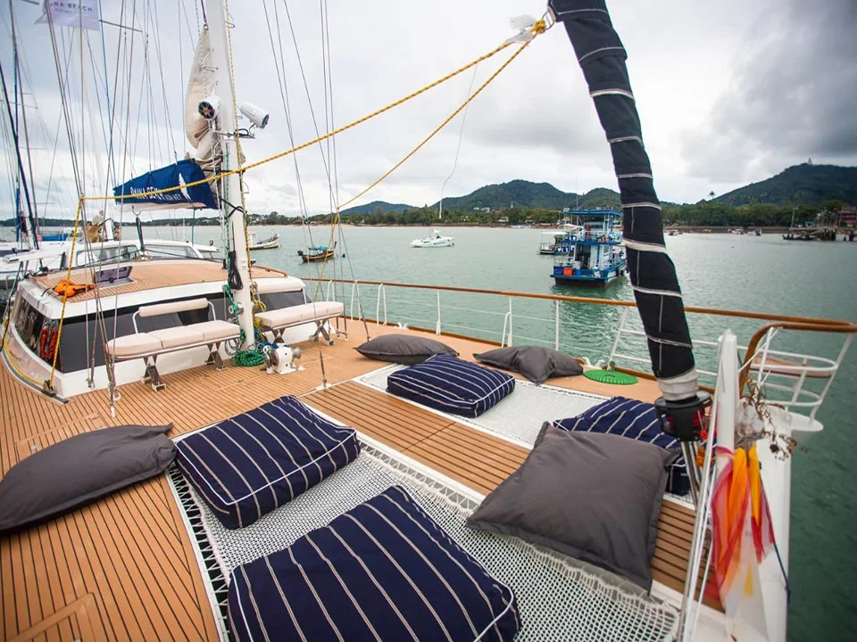 ภูเก็ต-เช่าเรือยอร์ช-สุดหรู-เรือใบคาตามารัน-ลำใหญ่--White-Marlin-15