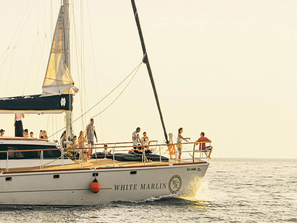 ภูเก็ต-เช่าเรือยอร์ช-สุดหรู-เรือใบคาตามารัน-ลำใหญ่--White-Marlin-2