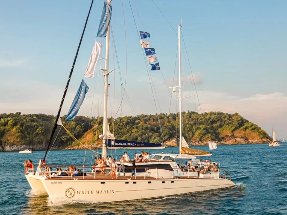 ภูเก็ต-เช่าเรือยอร์ช-สุดหรู-เรือใบคาตามารัน-ลำใหญ่--White-Marlin-3