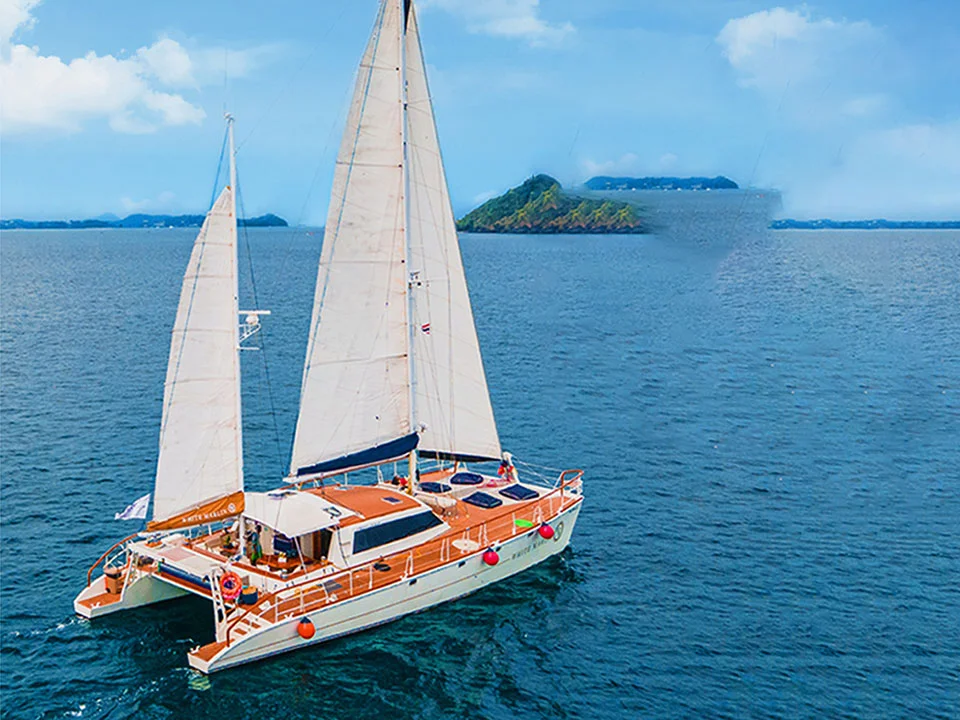 ภูเก็ต-เช่าเรือยอร์ช-สุดหรู-เรือใบคาตามารัน-ลำใหญ่--White-Marlin-6