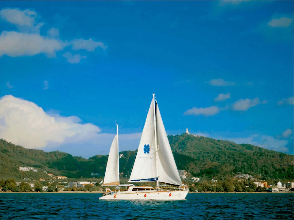 ภูเก็ต-เช่าเรือยอร์ช-สุดหรู-เรือใบคาตามารัน-ลำใหญ่--White-Marlin-8