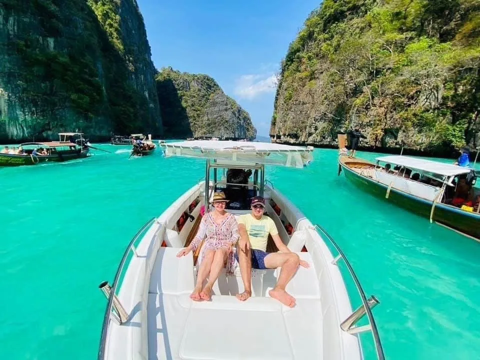 กระบี่-เช่าเหมาลำเรือสปีดโบ๊ท-เกาะห้อง,-เกาะพีพี,-4-เกาะ-ทะเลแหวก-2