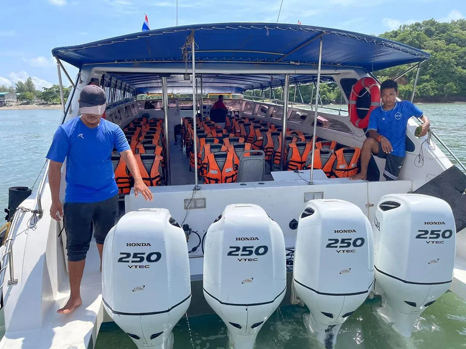 ตั๋วเรือสปีดโบ๊ทข้ามฟาก-ภูเก็ต-พีพี-P-P-Sabai-Marine-9