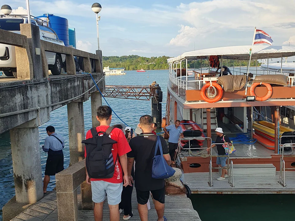 ภูเก็ต-เหมาลำเรือตกหมึก-ตกปลา-กลางคืน-เกาะนาคาน้อย-13