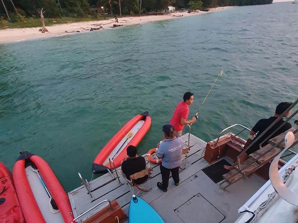 ภูเก็ต-เหมาลำเรือตกหมึก-ตกปลา-กลางคืน-เกาะนาคาน้อย-6