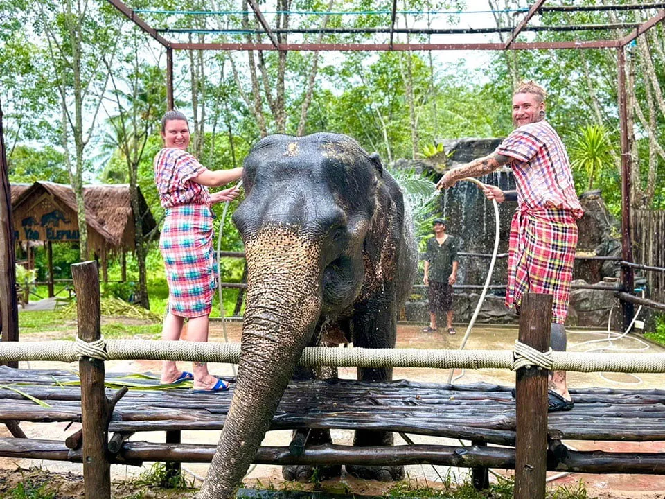 เกาะยาวใหญ่-ทัวร์-ให้อาหาร-อาบน้ำช้าง-Elephant-Care-6
