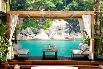 yona-beach-club-maxi-cabana