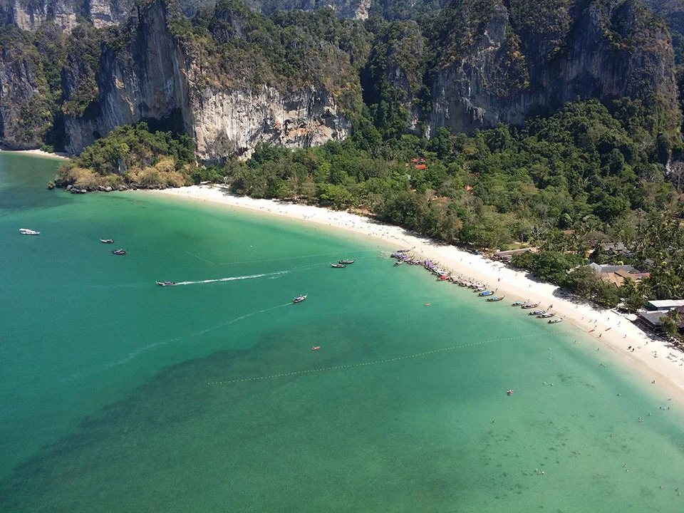 ปีนผา-อ่าวไร่เลย์-ทัวร์ครึ่งวัน-กระบี่-Krabi-Rock-Climbing-3