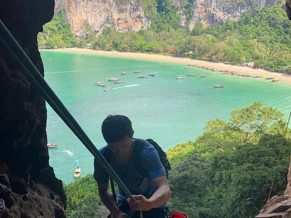 ปีนผา-อ่าวไร่เลย์-ทัวร์ครึ่งวัน-กระบี่-Krabi-Rock-Climbing-7