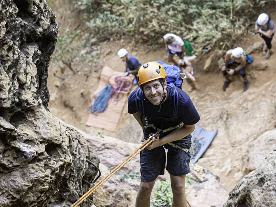 ปีนผา-อ่าวไร่เลย์-ทัวร์ครึ่งวัน-กระบี่-Krabi-Rock-Climbing-8