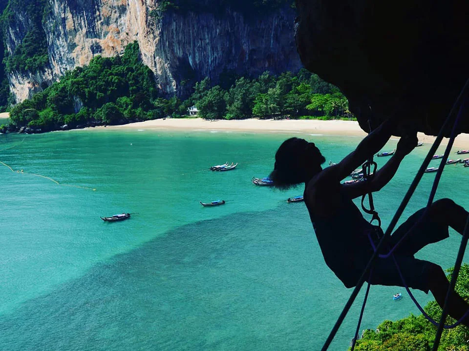 ปีนผาเต็มวัน-อ่าวไร่เลย์-ทัวร์-กระบี่-Krabi-Rock-Climbing