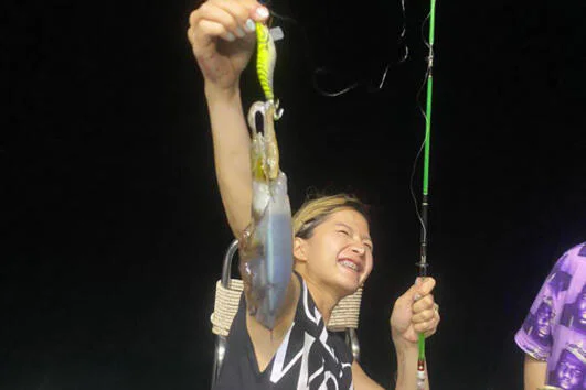 ภูเก็ต ทริปเหมาลำเรือตกหมึก กลางคืน เช่าเรือตกปลา