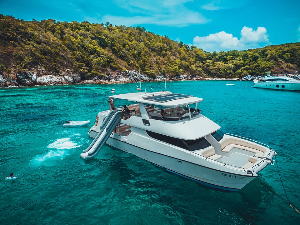 ทัวร์เกาะพีพี-มาหยา-เกาะไม้ท่อน-ซันเซ็ท-Power-Catamaran-19