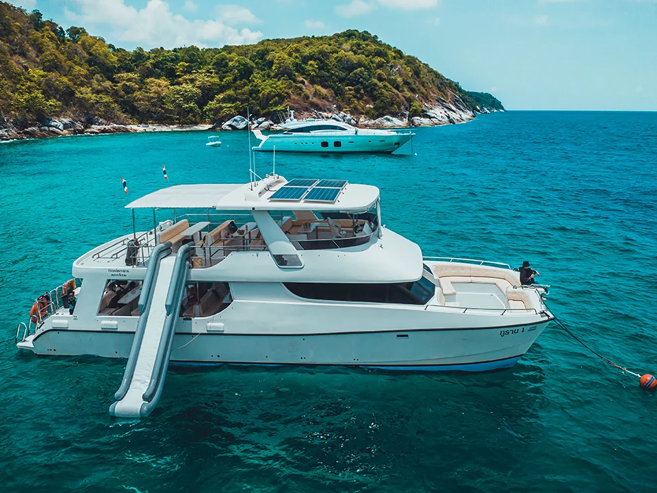 ทัวร์เกาะพีพี-มาหยา-เกาะไม้ท่อน-ซันเซ็ท-Power-Catamaran-3