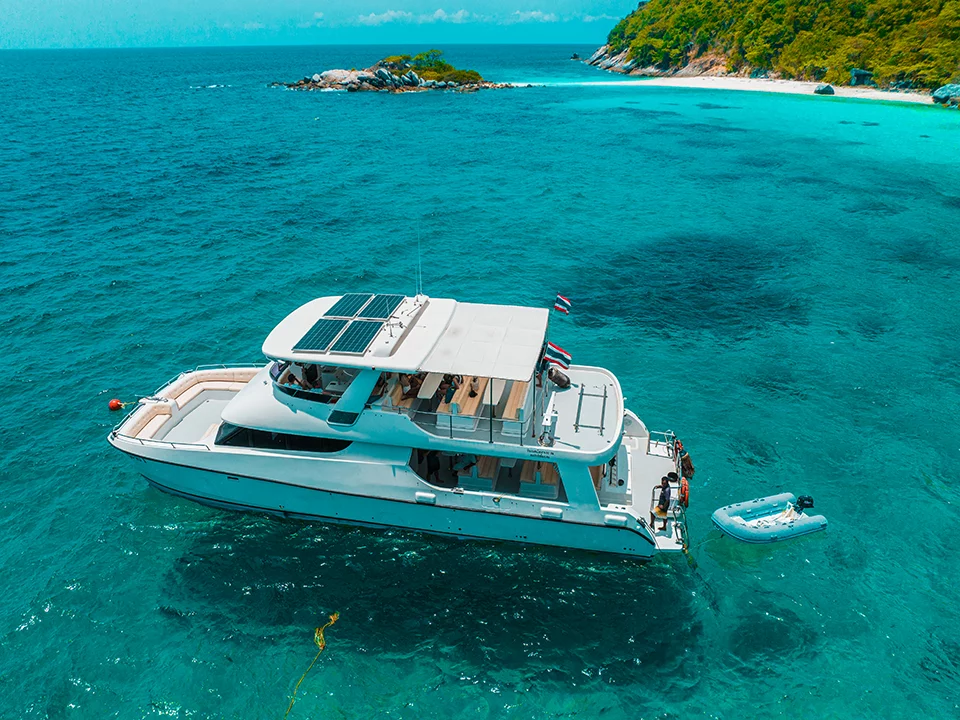 ทัวร์เกาะพีพี-มาหยา-เกาะไม้ท่อน-ซันเซ็ท-Power-Catamaran-7